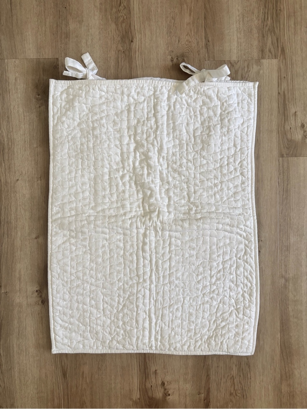 Pottery Barn White Quilted Sham Tie Straps Standard Pillow 20”x27” Cotton Linen